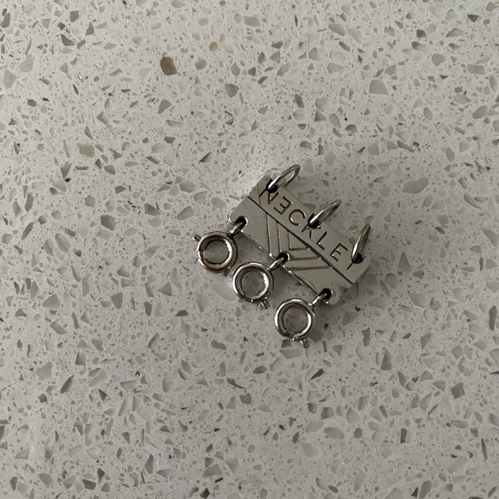 NECKLET | Triple Layering Clasp